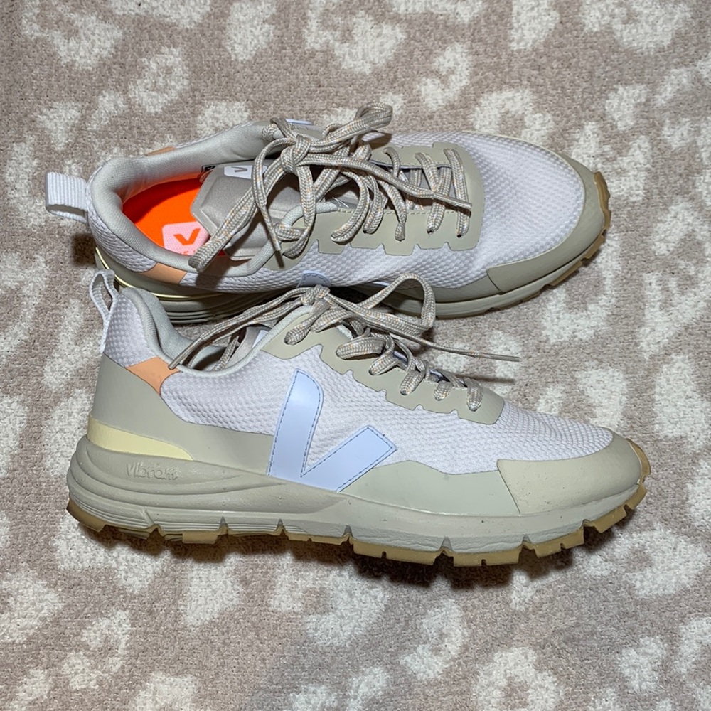 Veja Dekkan Sneakers